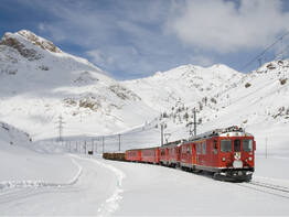 Winterlicher Bahnzauber in der Schweiz