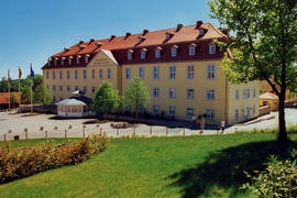 Ballenstedt - Grosser Gasthof Hotelansicht im Sommer Ballenstedt - Grosser Gasthof Hotelansicht im Sommer