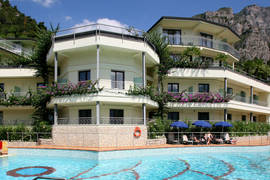 Limone - Hotel Royal Village - Außenpool Limone - Hotel Royal Village - Außenpool