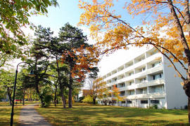 Bad Vöslau - College-Garden Hotel - Außenansicht (© College-Garden Hotels GmbH) Bad Vöslau - College-Garden Hotel - Außenansicht (© College-Garden Hotels GmbH)