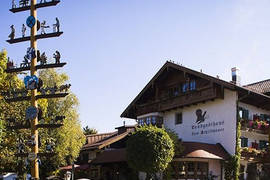 Halfing - Hotelgasthof Zum Schildhauer - Außenansicht Halfing - Hotelgasthof Zum Schildhauer - Außenansicht