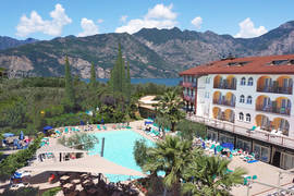 Melcesine - Hotel Majestic Palace - Außenansicht Melcesine - Hotel Majestic Palace - Außenansicht