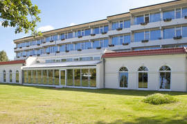 Weissenhäuser Strand - Strandhotel Weissenhäuser Strand - Außenansicht (© Nils Bergmann - Lübeck - www.bergmann-fotografie.de) Weissenhäuser Strand - Strandhotel Weissenhäuser Strand - Außenansicht (© Nils Bergmann - Lübeck - www.bergmann-fotografie.de)