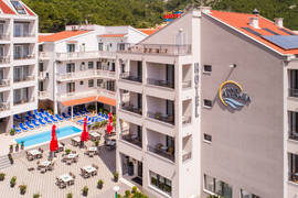 Drvenik - Hotel Antonija - Außenansicht Drvenik - Hotel Antonija - Außenansicht