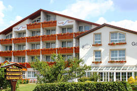 Berg - Meister BÄR HOTEL Frankenwald - Außenansicht (© Meister BÄR HOTELs) Berg - Meister BÄR HOTEL Frankenwald - Außenansicht (© Meister BÄR HOTELs)