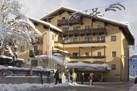 Imst - Hotel-Restaurant Hirschen - Außenansicht (© foto-abber.at) Imst - Hotel-Restaurant Hirschen - Außenansicht (© foto-abber.at)